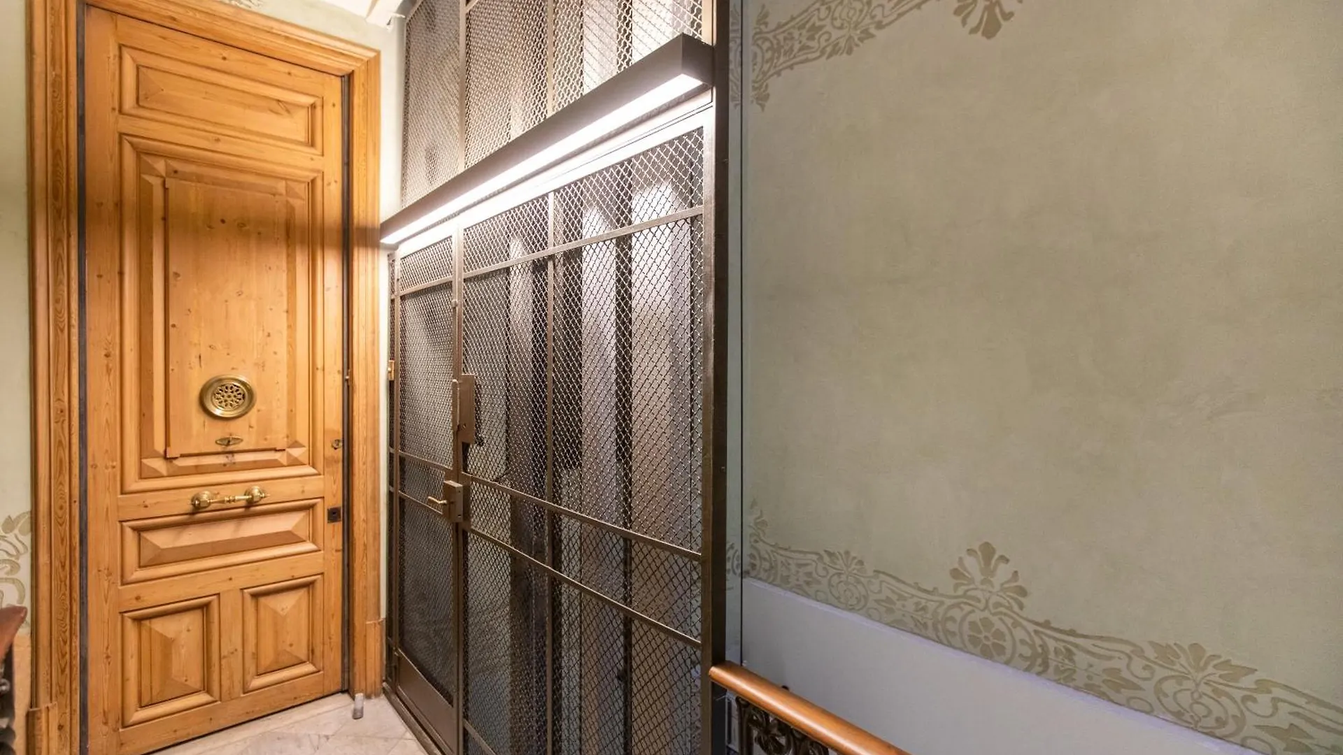B41 - Apartamento Para Grandes Grupos En Bcn Centro Barselona Daire
