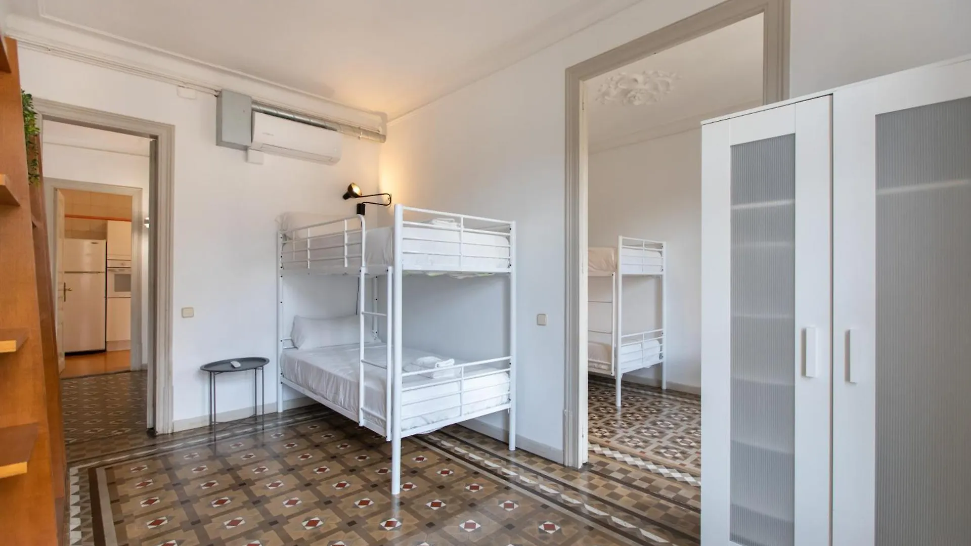 B41 - Apartamento Para Grandes Grupos En Bcn Centro Barselona 0*,