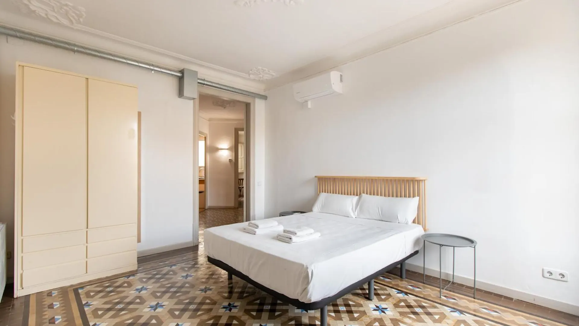 B41 - Apartamento Para Grandes Grupos En Bcn Centro Barselona